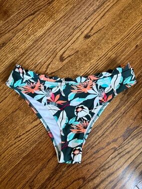 Cupshe Women's Floral Bikini Bottom - Green Multi with scalloped waistband - M